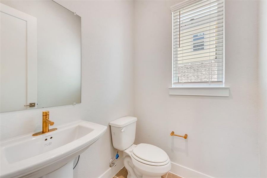 Furnished interior view inside a new home in Collin Creek, Plano (Image 8).