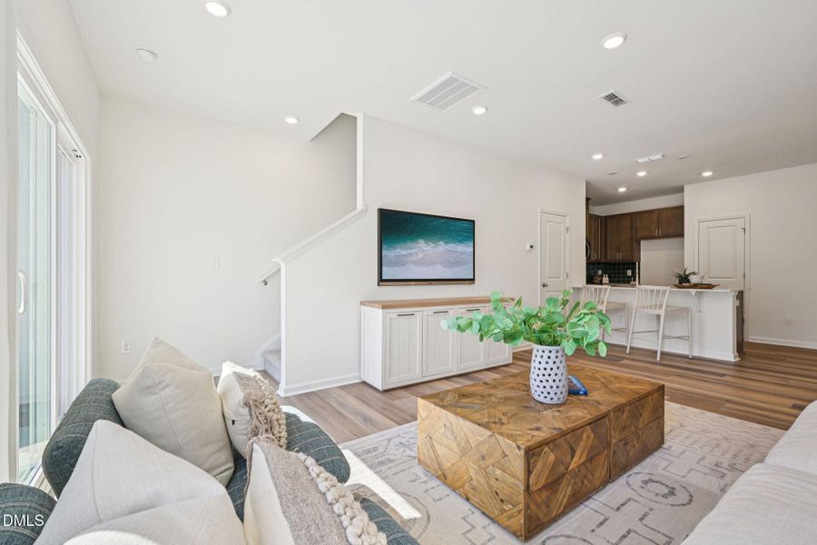 11-web-or-mls-2210 Rabbitbrush St.-S0204