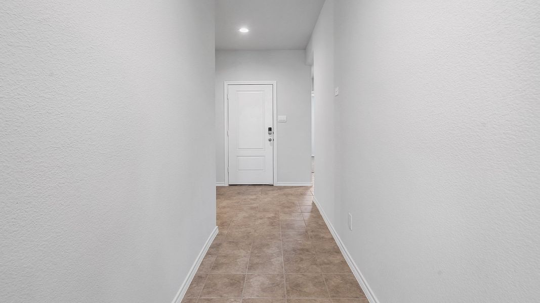 Spacious, unfurnished interior of a new home in Sunnycreek, Fort Worth (Image 40).