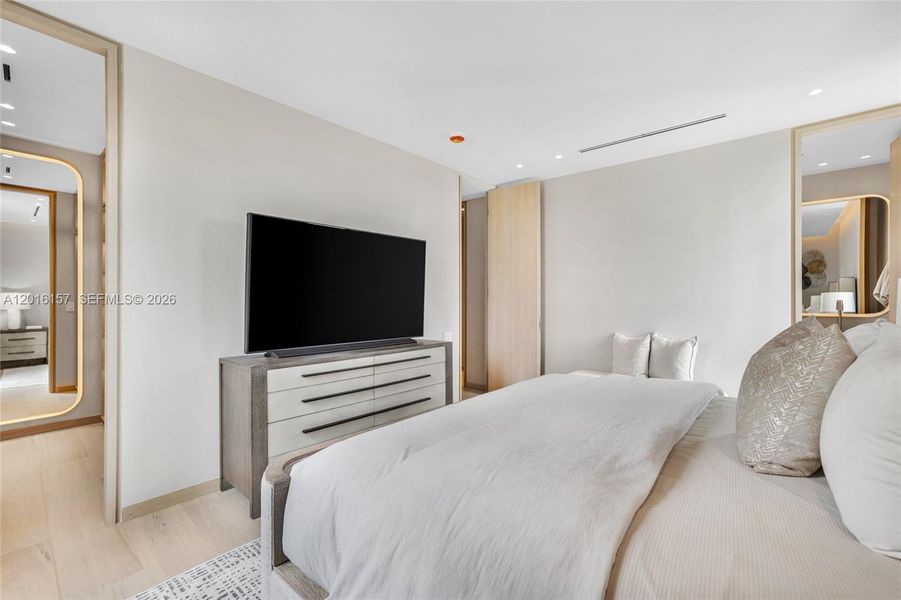 Furnished interior view inside a new home in , Miami Beach (Image 47).