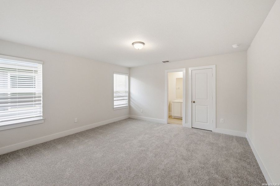 Spacious, unfurnished interior of a new home in Red Hawk Landing, San Antonio (Image 26).