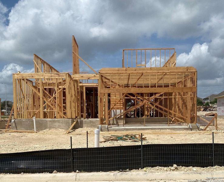 Image 6 of a home in Foxbrook. Image 6 of a home in Foxbrook.