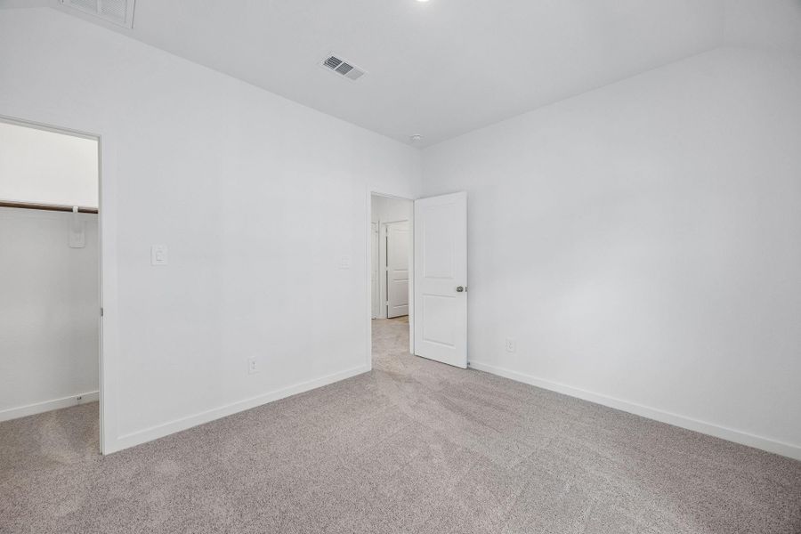 Spacious, unfurnished interior of a new home in Montgomery Bend, Montgomery (Image 27).