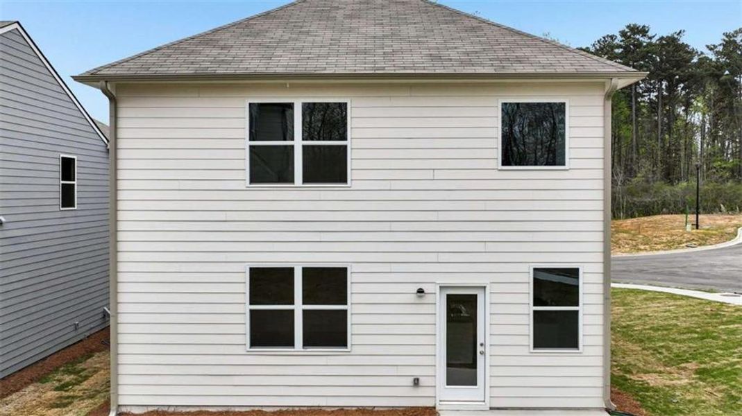 Exterior details and patio area of a home in Sherwood Manor, College Park (Image 25).
