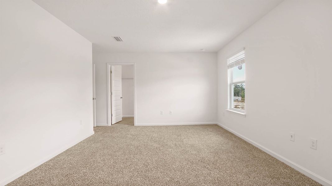 Representative unfurnished interior of a home built from the Robie by D.R. Horton in Riverwalk, Freeport (Image 27).