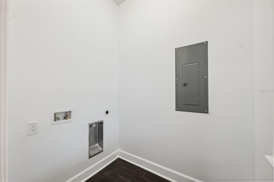 Spacious, unfurnished interior of a new home in , Hudson (Image 25).