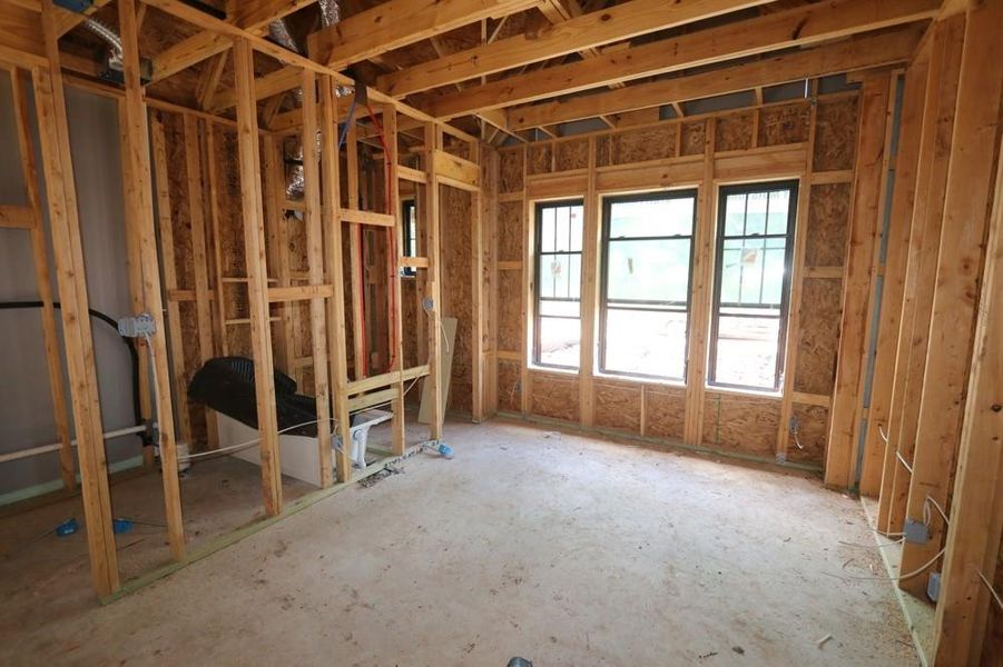 Spacious, unfurnished interior of a new home in Sienna 65' Homesites, Missouri City (Image 18).