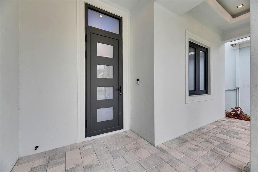 Spacious, unfurnished interior of a new home in , Apollo Beach (Image 65).