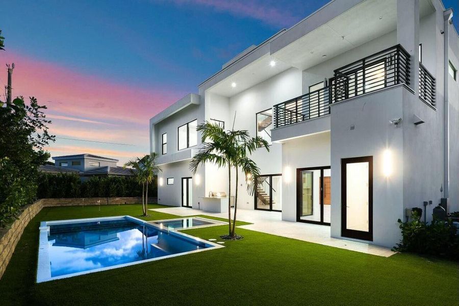 BACKYARD TWILIGHT BACKYARD TWILIGHT