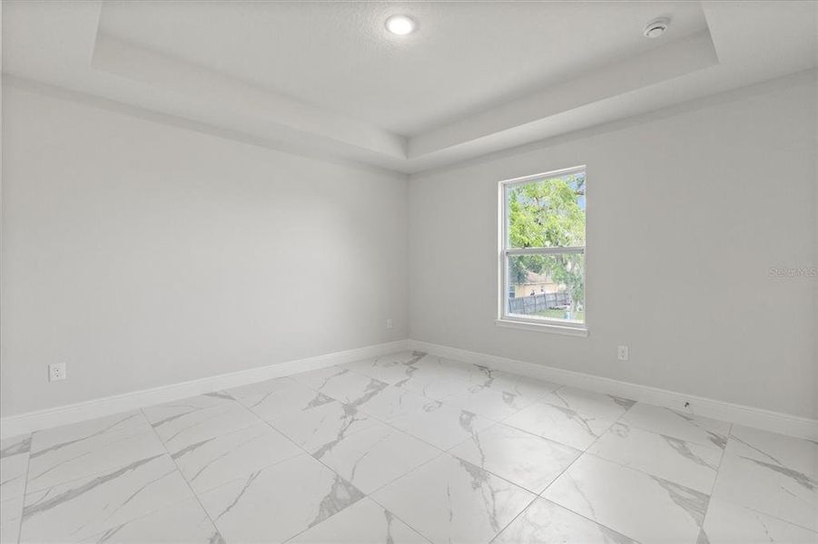 Spacious, unfurnished interior of a new home in , Kissimmee (Image 18).