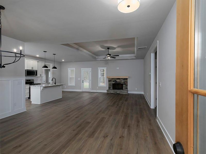 Spacious, unfurnished interior of a new home in , Dallas (Image 29).