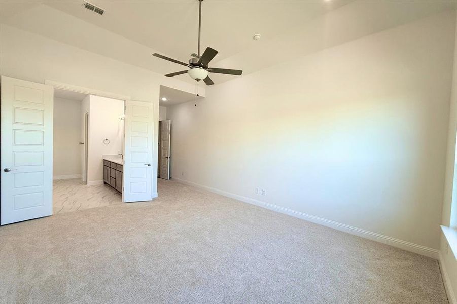 Spacious, unfurnished interior of a new home in Polo Ridge, Mesquite (Image 14).
