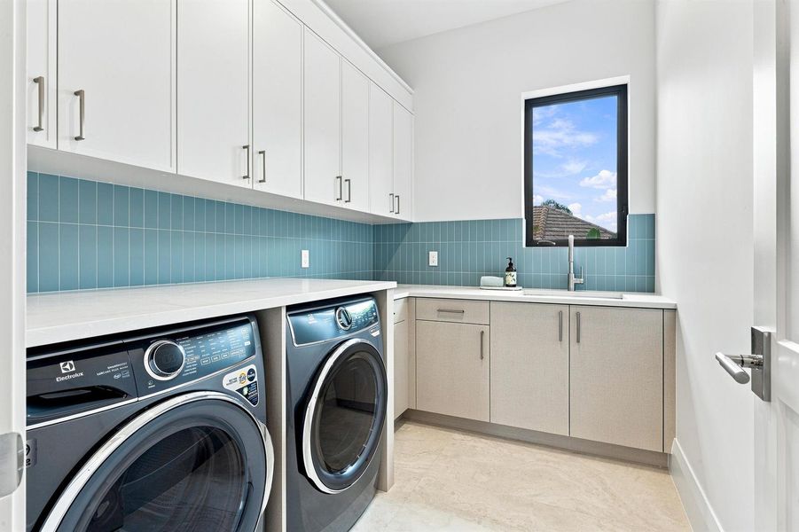 SECOND FLOOR LAUNDRY