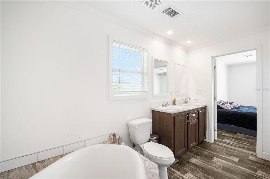 Furnished interior view inside a new home in , Wauchula (Image 9).