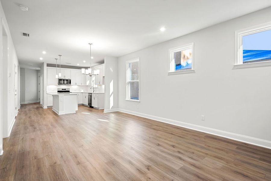 Spacious, unfurnished interior of a new home in Sun City Hilton Head, Bluffton (Image 17).