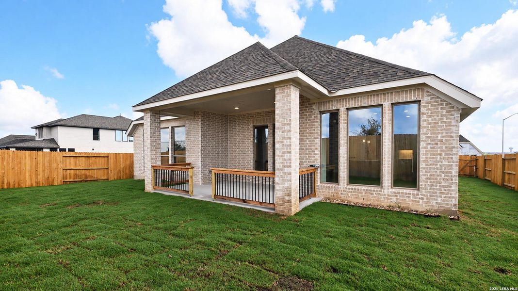 Exterior details and patio area of a home in Cibolo Valley Heights, Cibolo (Image 4).