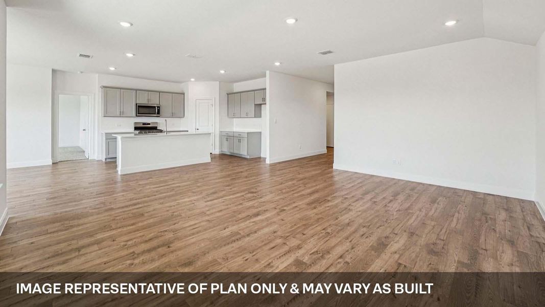 Spacious, unfurnished interior of a new home in Railhead, Cedar Creek (Image 11).