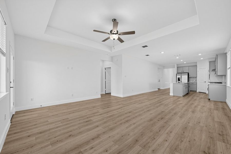 Spacious, unfurnished interior of a new home in Madero 50s, Fort Worth (Image 16).