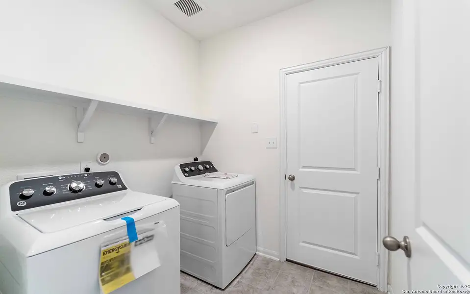 Image 18 of a home in Hunter's Ranch.