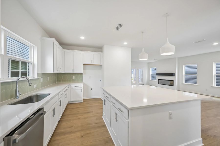 Representative images and renderings are for illustrative purposes. Actual structural options and design finishes of home may vary. Representative images and renderings are for illustrative purposes. Actual structural options and design finishes of home may vary.