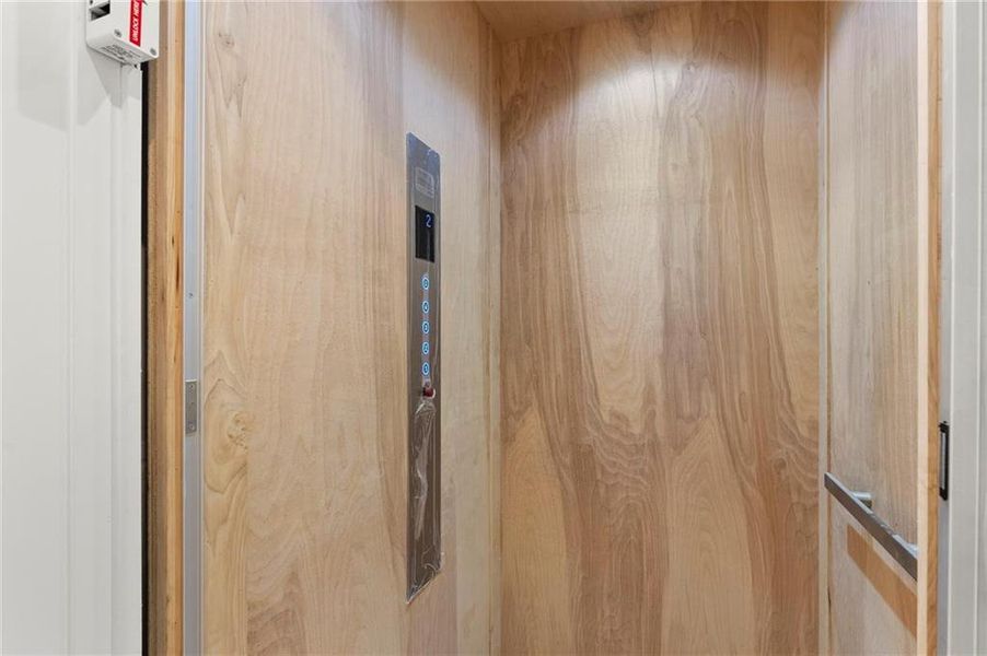 Spacious, unfurnished interior of a new home in West Town, Atlanta (Image 22).