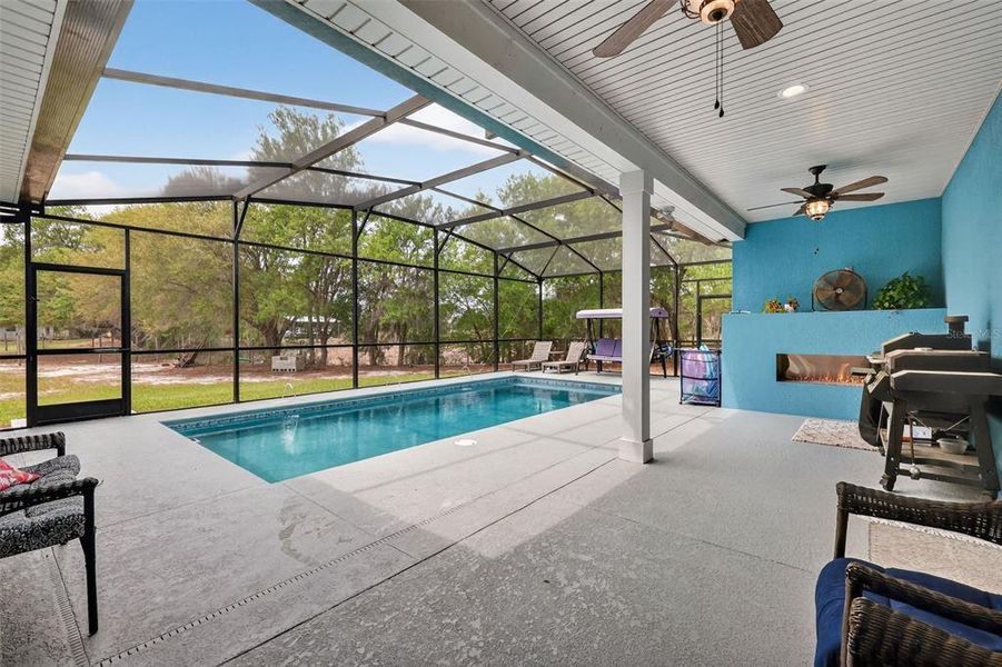 Exterior details and patio area of a home in , Groveland (Image 22).