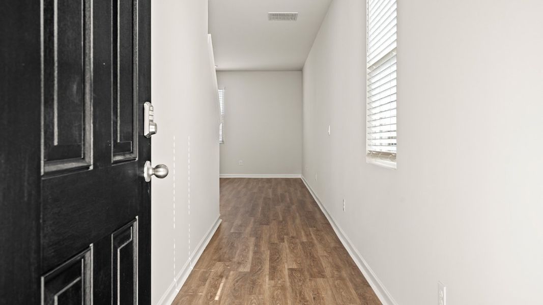 Spacious, unfurnished interior of a new home in Shoal Creek, Hampton (Image 10).