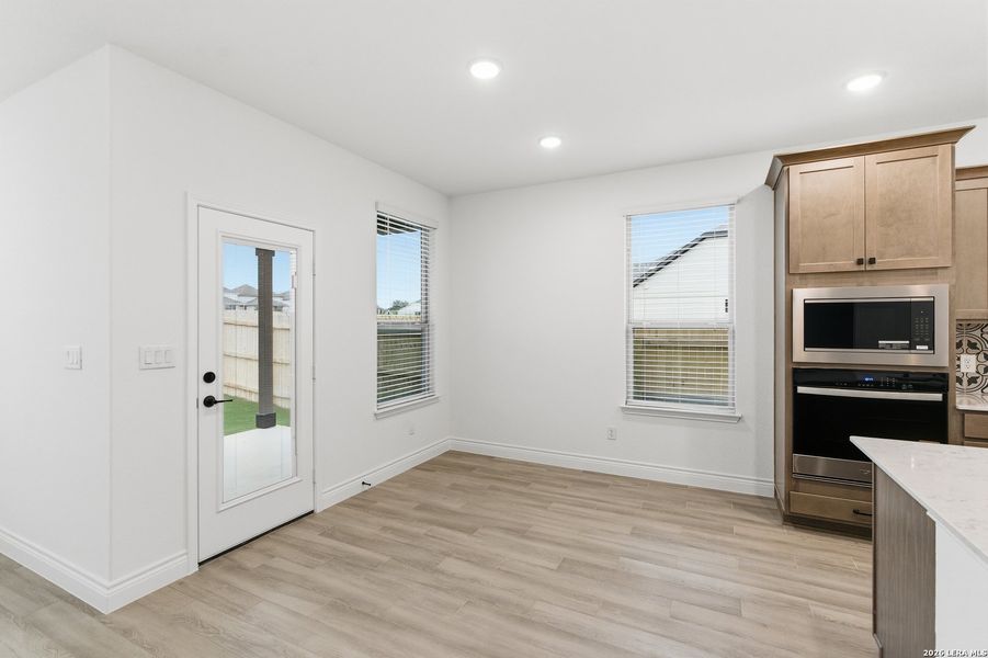 Spacious, unfurnished interior of a new home in Davis Ranch, San Antonio (Image 25).