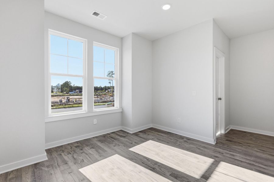 Spacious, unfurnished interior of a new home in , Summerville (Image 22).
