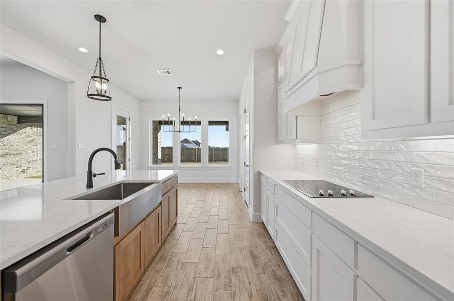 Furnished interior view inside a new home in Coyote Crossing, Godley (Image 19).