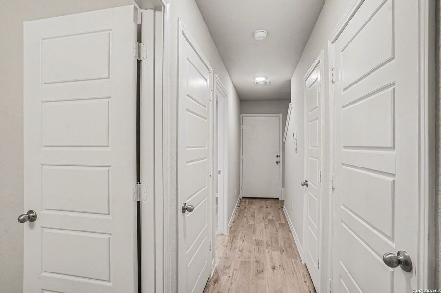 Spacious, unfurnished interior of a new home in , San Antonio (Image 27).