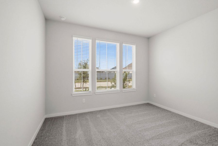 Spacious, unfurnished interior of a new home in Fulshear Lakes, Fulshear (Image 17).