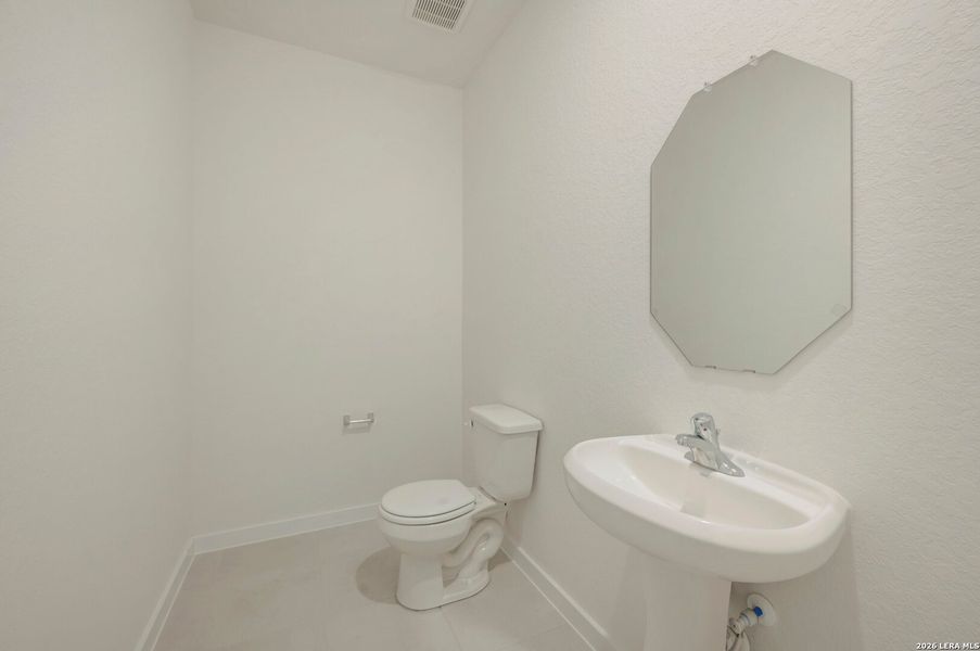 Furnished interior view inside a new home in Cinco Lakes, San Antonio (Image 10).