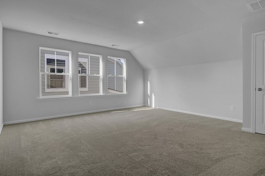 Spacious, unfurnished interior of a new home in Heron's Walk at Summers Corner, Summerville (Image 21).