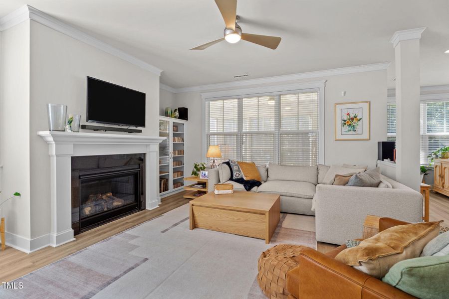 1753 Birdhaven- living room 1