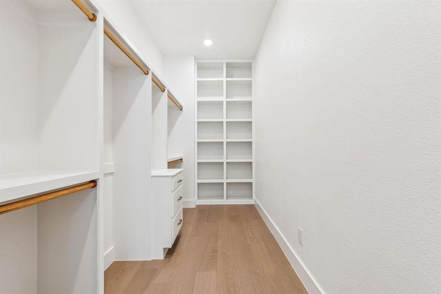 Spacious, unfurnished interior of a new home in , Dallas (Image 19).