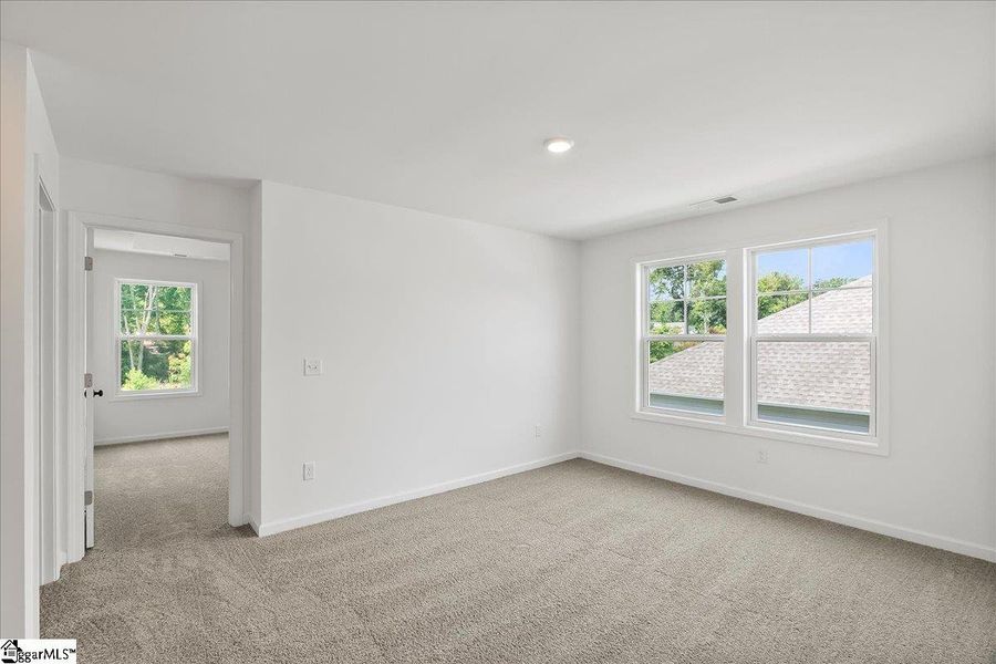 Spacious, unfurnished interior of a new home in Lynbrook, Boiling Springs (Image 28). Spacious, unfurnished interior of a new home in Lynbrook, Boiling Springs (Image 28).