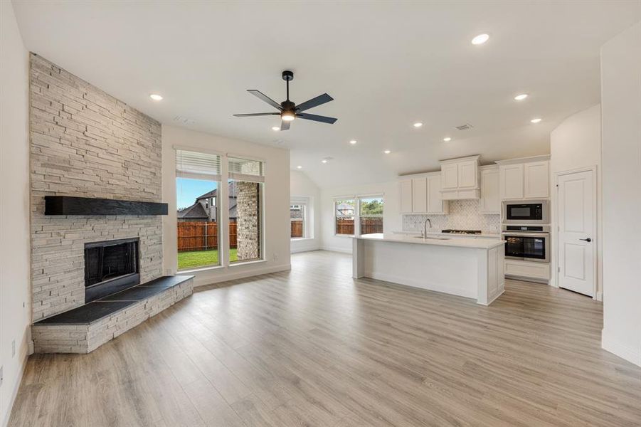 Spacious, unfurnished interior of a new home in Eagle Glen 50, Alvarado (Image 29). Spacious, unfurnished interior of a new home in Eagle Glen 50, Alvarado (Image 29).