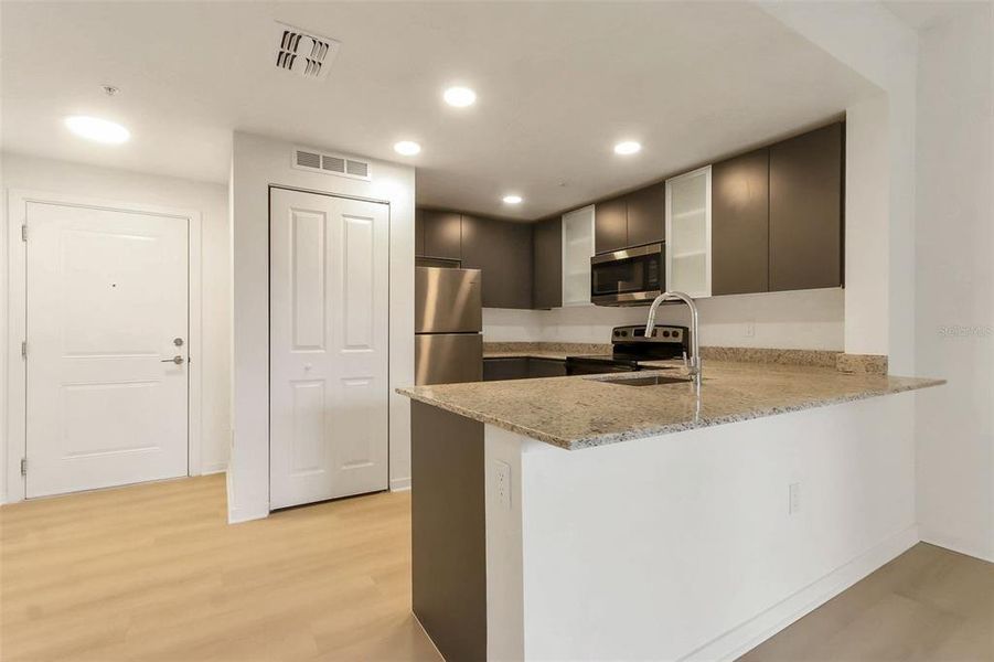 Furnished interior view inside a new home in , Orlando (Image 6).