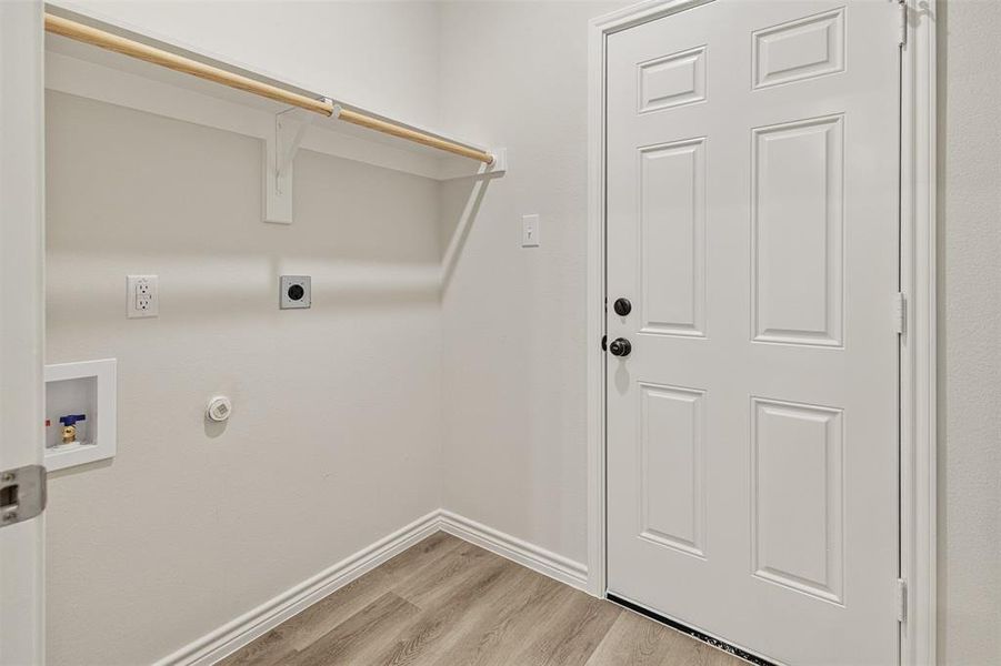 Spacious, unfurnished interior of a new home in , Mabank (Image 21).