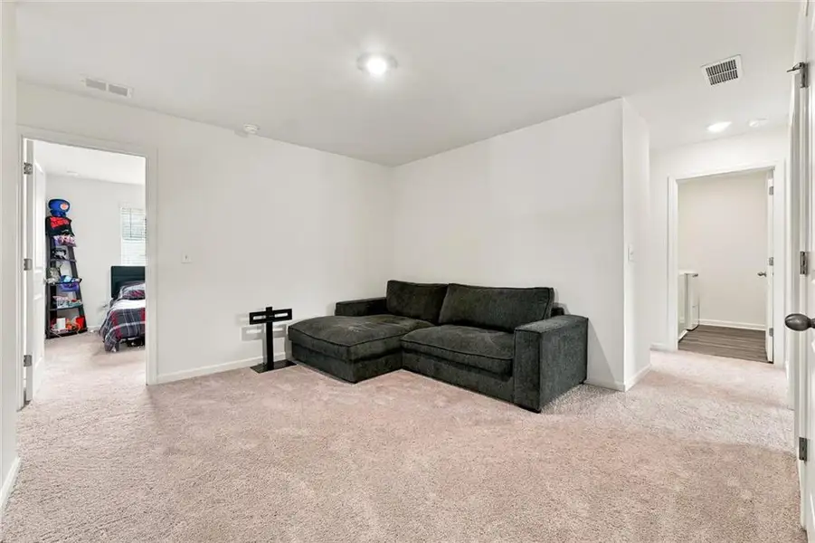 Furnished interior view inside a new home in Casteel, Bethlehem (Image 27).