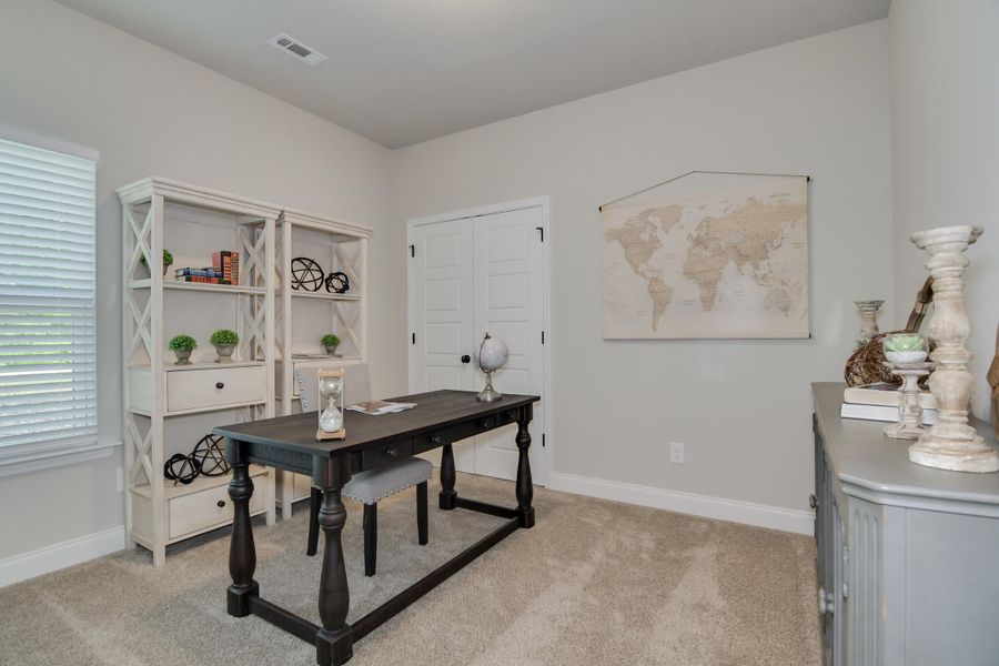 Furnished interior view inside a new home in , Edgefield (Image 7).