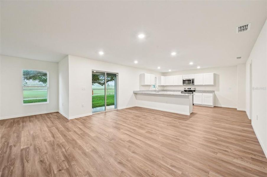 Spacious, unfurnished interior of a new home in Sugarmill Woods, Homosassa (Image 27). Spacious, unfurnished interior of a new home in Sugarmill Woods, Homosassa (Image 27).