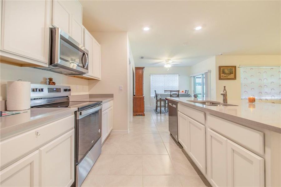 Furnished interior view inside a new home in Bradbury Creek, Haines City (Image 7).