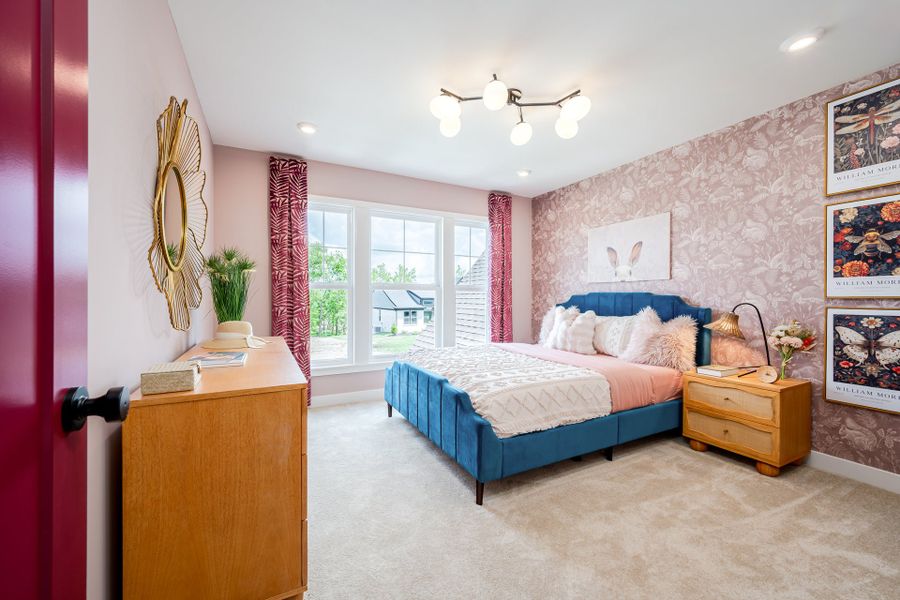 Representative furnished interior of a home built from the Finley by Fischer Homes in Twin Lakes, Hoschton (Image 37).