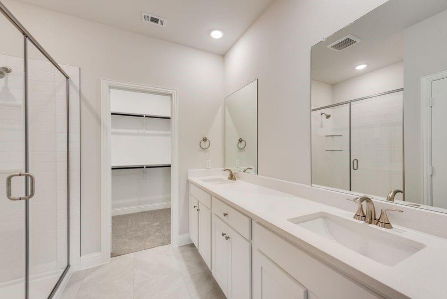 Furnished interior view inside a new home in Bayside, Rowlett (Image 12).