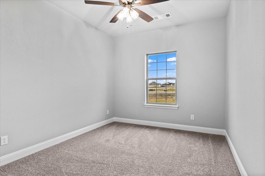 Spacious, unfurnished interior of a new home in Read Ranch, Paradise (Image 24).