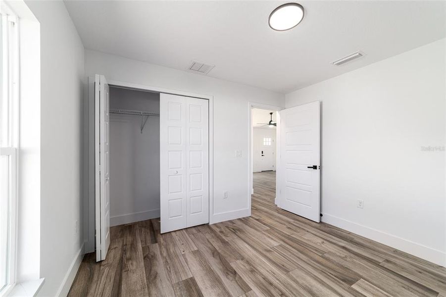 Spacious, unfurnished interior of a new home in , Dunnellon (Image 32).