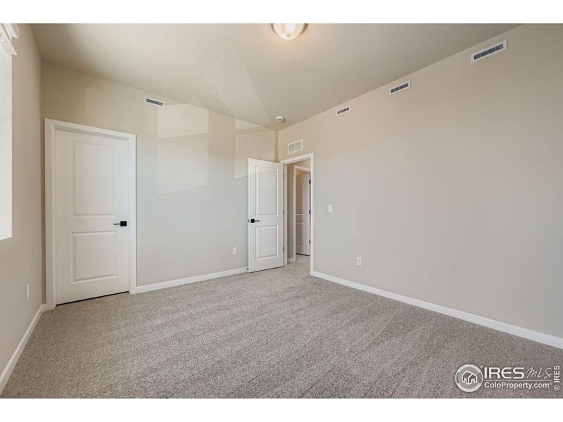 Spacious, unfurnished interior of a new home in , Longmont (Image 25).