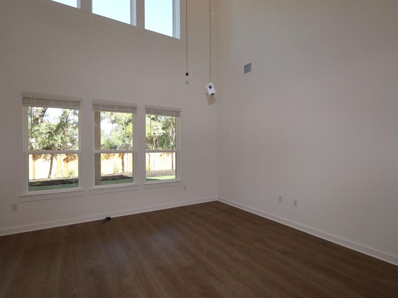 Spacious, unfurnished interior of a new home in Barksdale, Leander (Image 14).